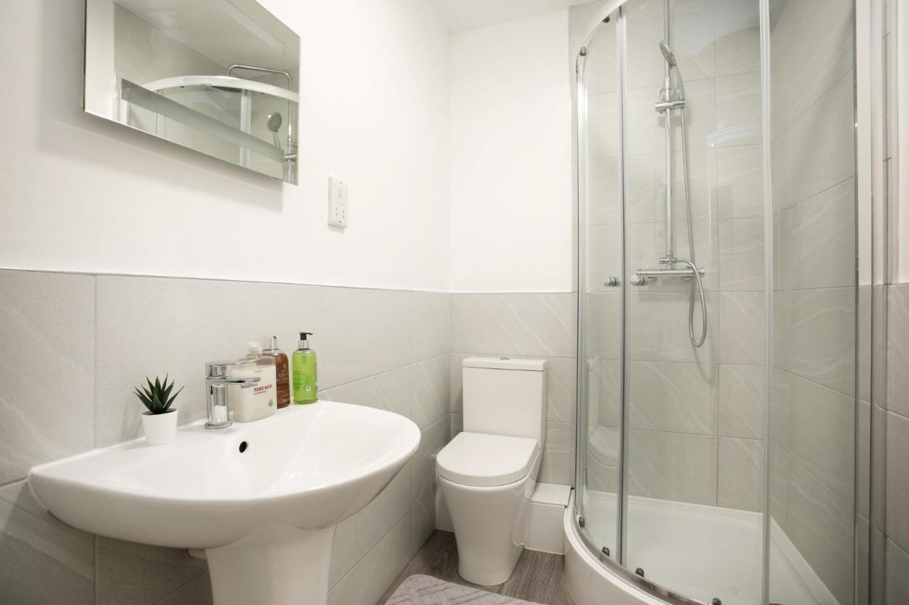 Spacious 2 Bedroom Apartments - 5 Mins From Qmc, Universities And City Centre! Nottingham Dış mekan fotoğraf